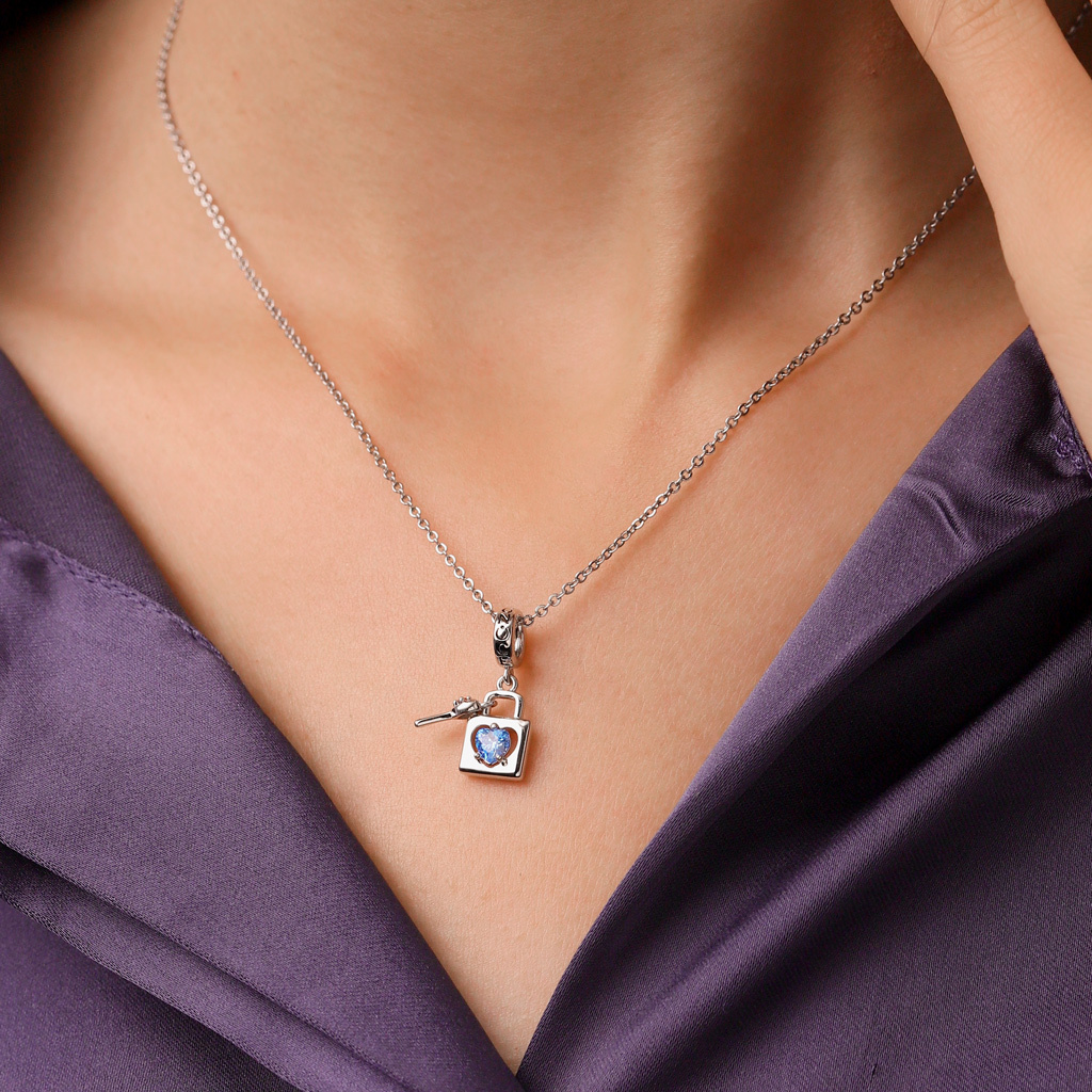 Love Lock & Key Pendant image number 5