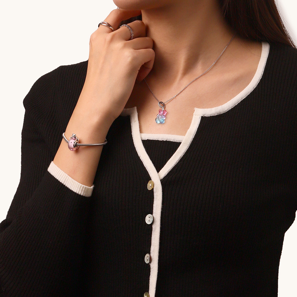 Cat Lying on Pink Glass Charm image number 3