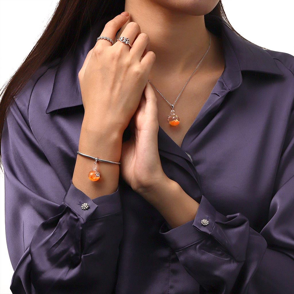 Glitter Engravable Paw Print Quicksand Pendant image number 4