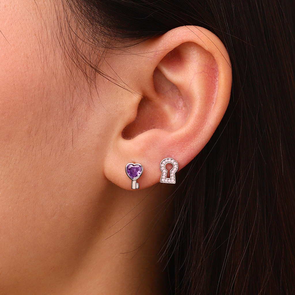 'Love Edge' Key Lock Earrings image number 5