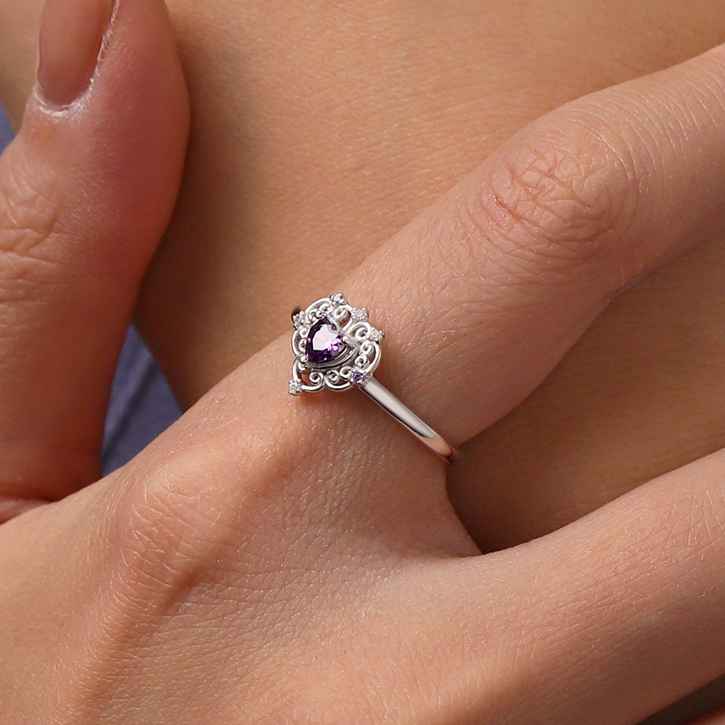 Vintage Purple CZ Heart Ring image number 4