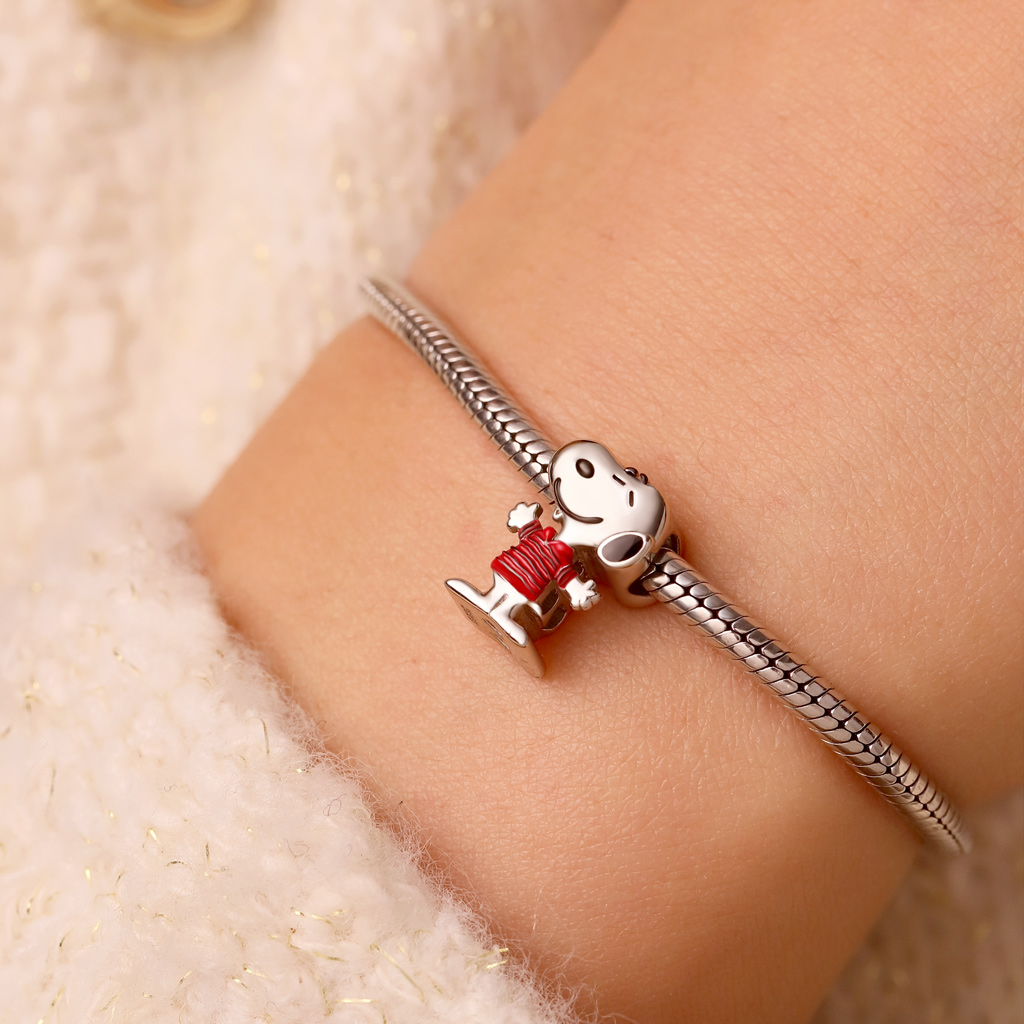 Peanuts Snoopy Striped Short-sleeve Charm image number 4