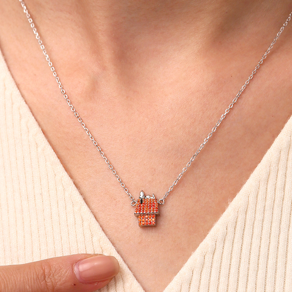 Lying Snoopy Doghouse Diamond Necklace image number 5