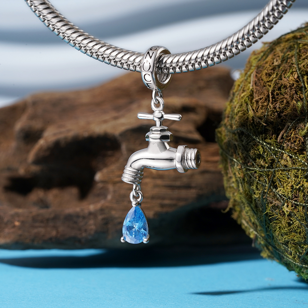 Faucet with Diamond Drip Pendant image number 2
