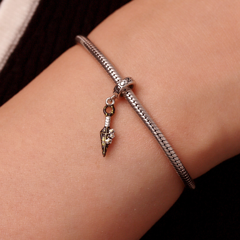 Kunai Cherry Blossom Pendant image number 5