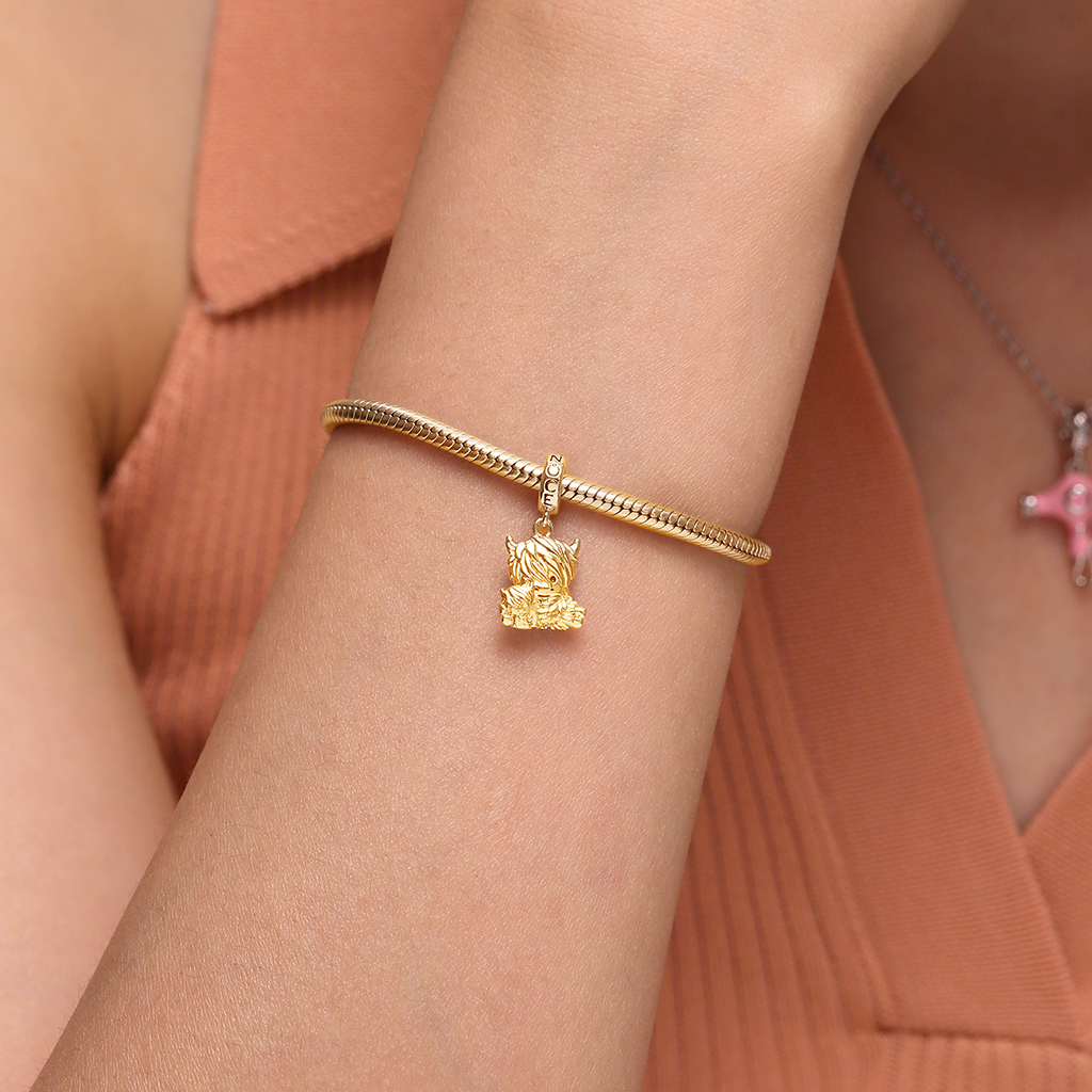 Gold Highland Cow Mother and Child Pendant image number 4