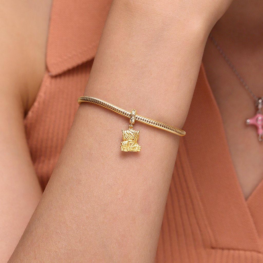 Gold Highland Cow Mother and Child Pendant image number 4