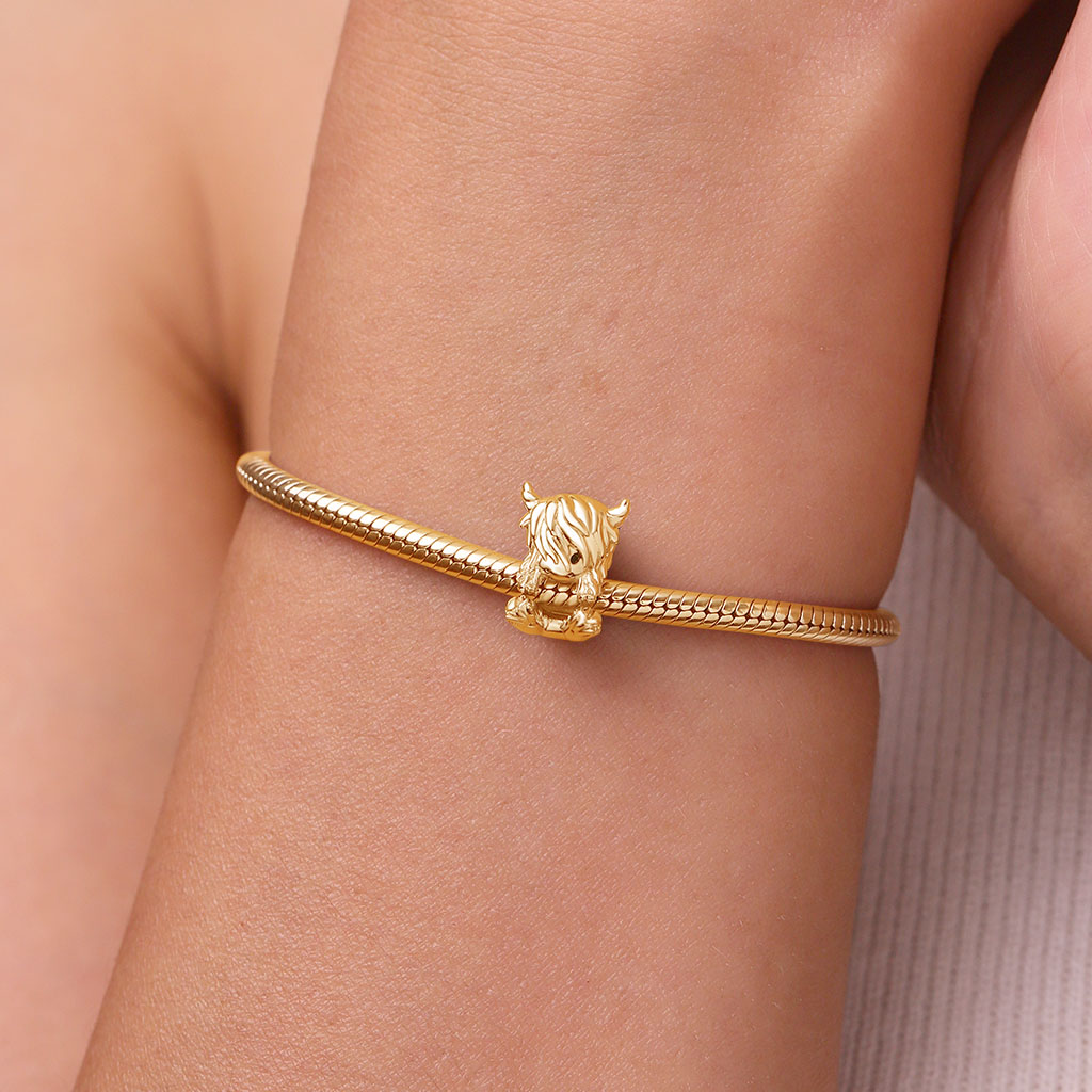 Gold Scottish Highland Cow Charm image number 3