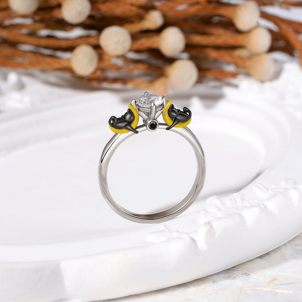 Black Cat Moon White Diamond Ring image number 2