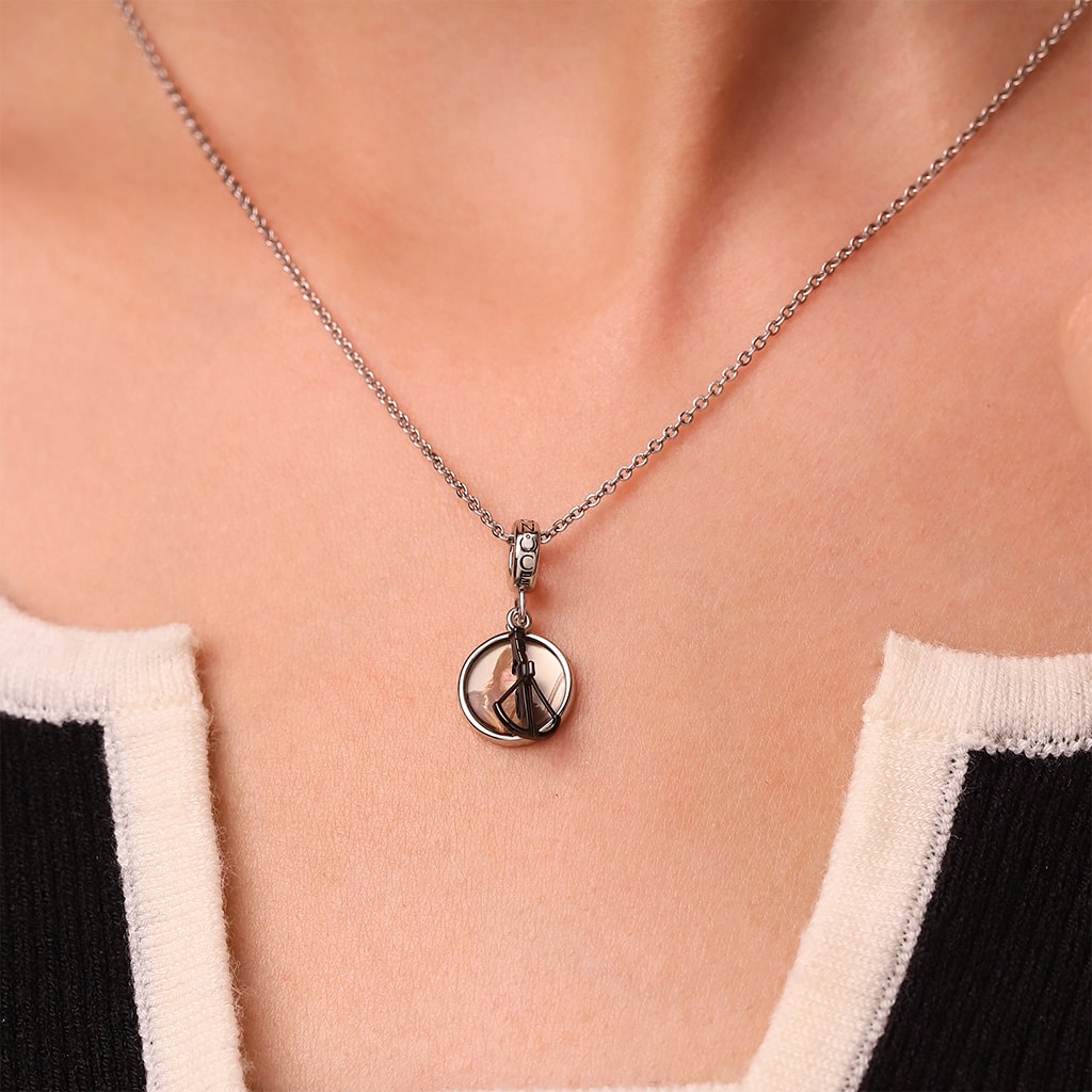 Daryl Dixon & Crossbow Pendant image number 4