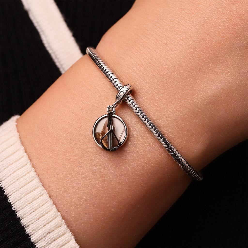 Daryl Dixon & Crossbow Pendant image number 6