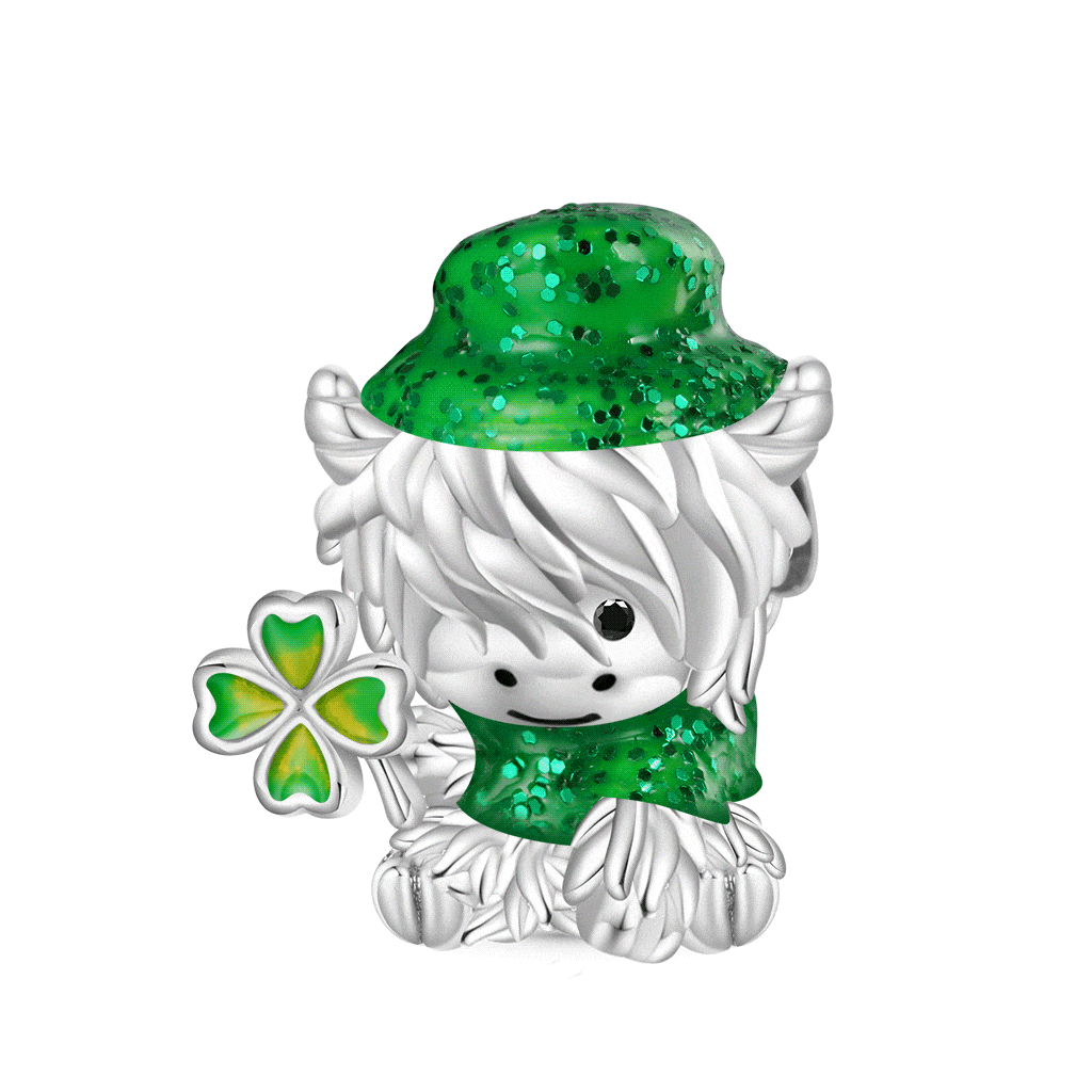 Highland Cow Clover Charm image number 0
