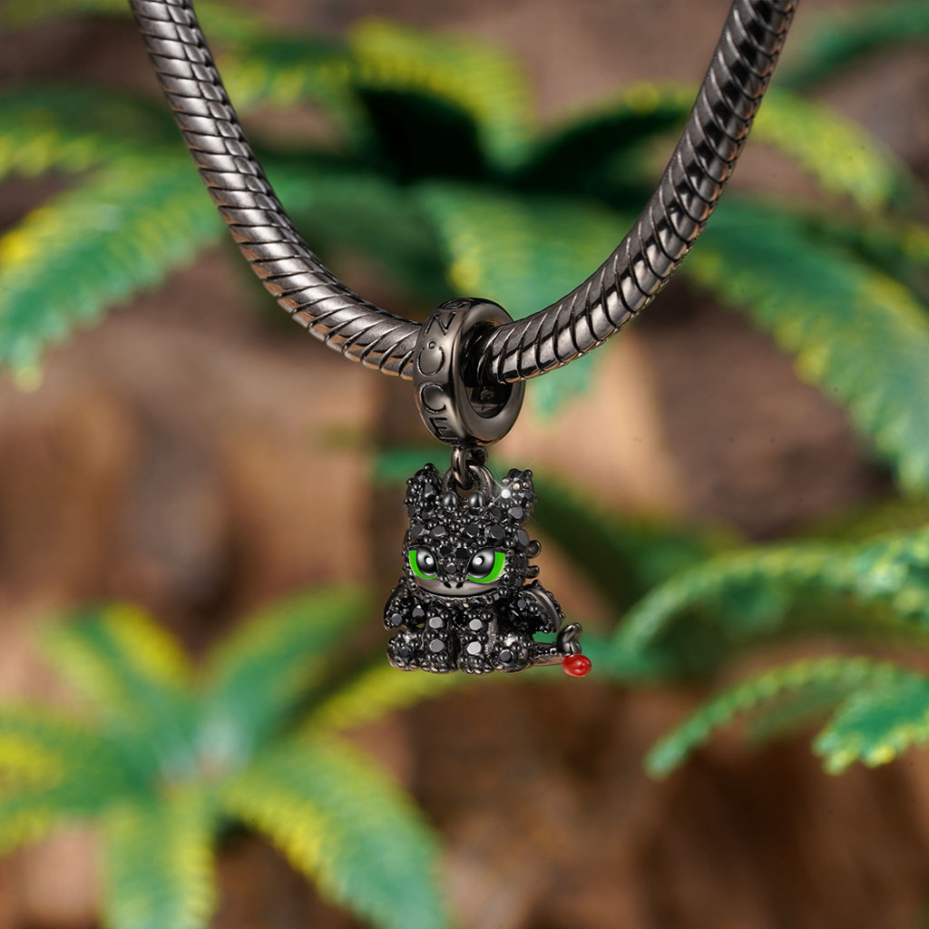 Pave Diamond Toothless Pendant image number 2