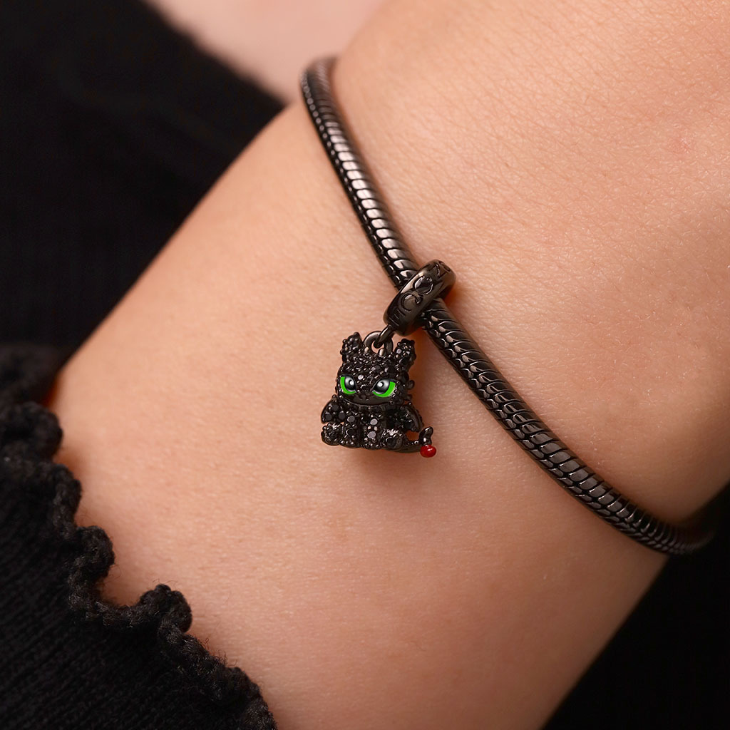 Pave Diamond Toothless Pendant image number 6