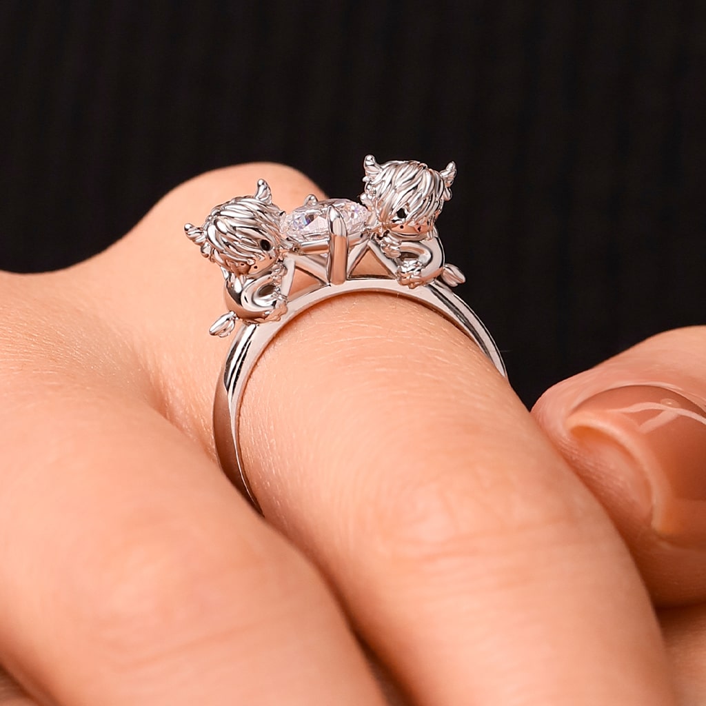 Highland Cow Hug White Diamond Ring image number 4