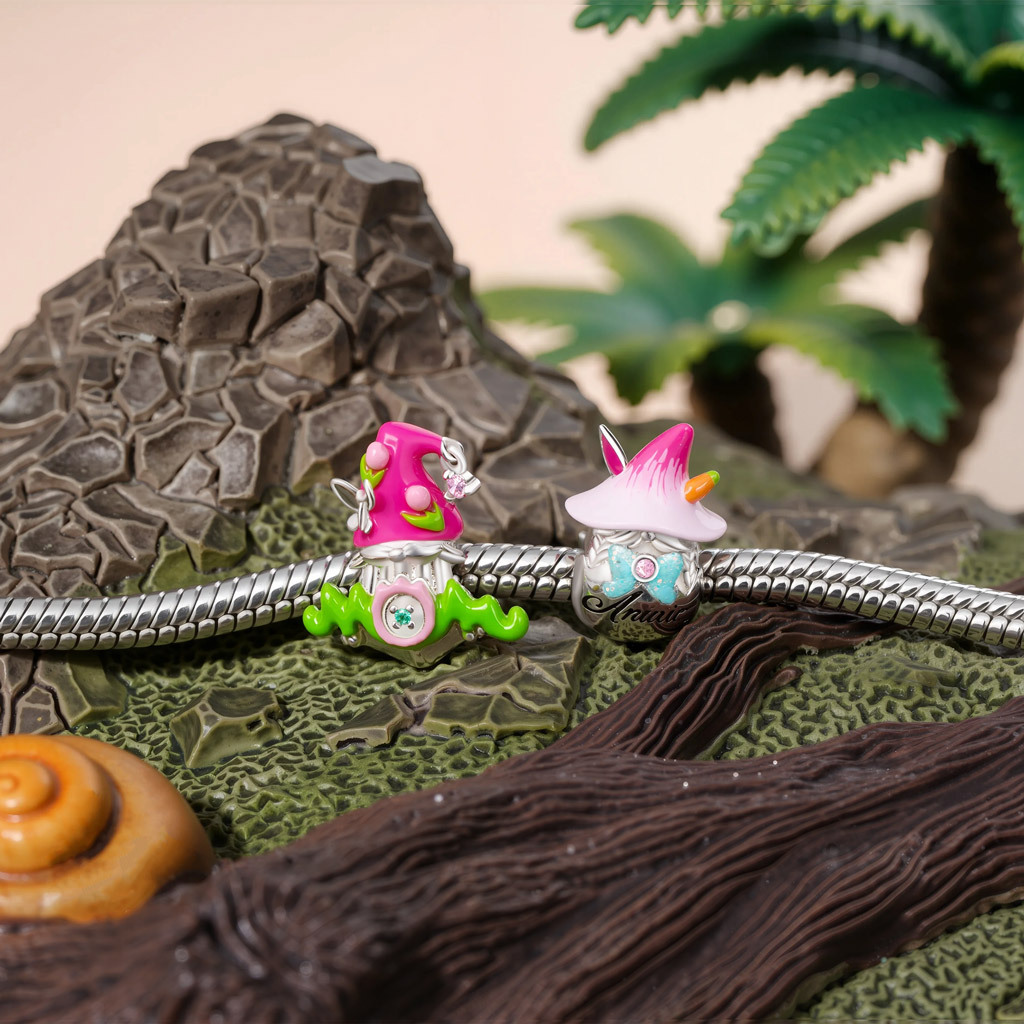 Mom Gnome Floral Charm image number 2