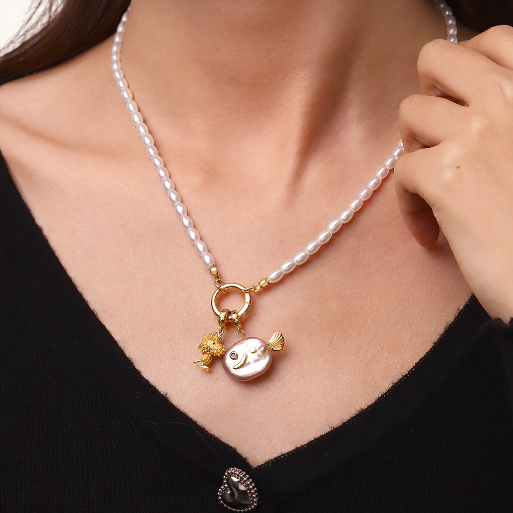 Pearl Ocean Clasp Chain Necklace image number 5