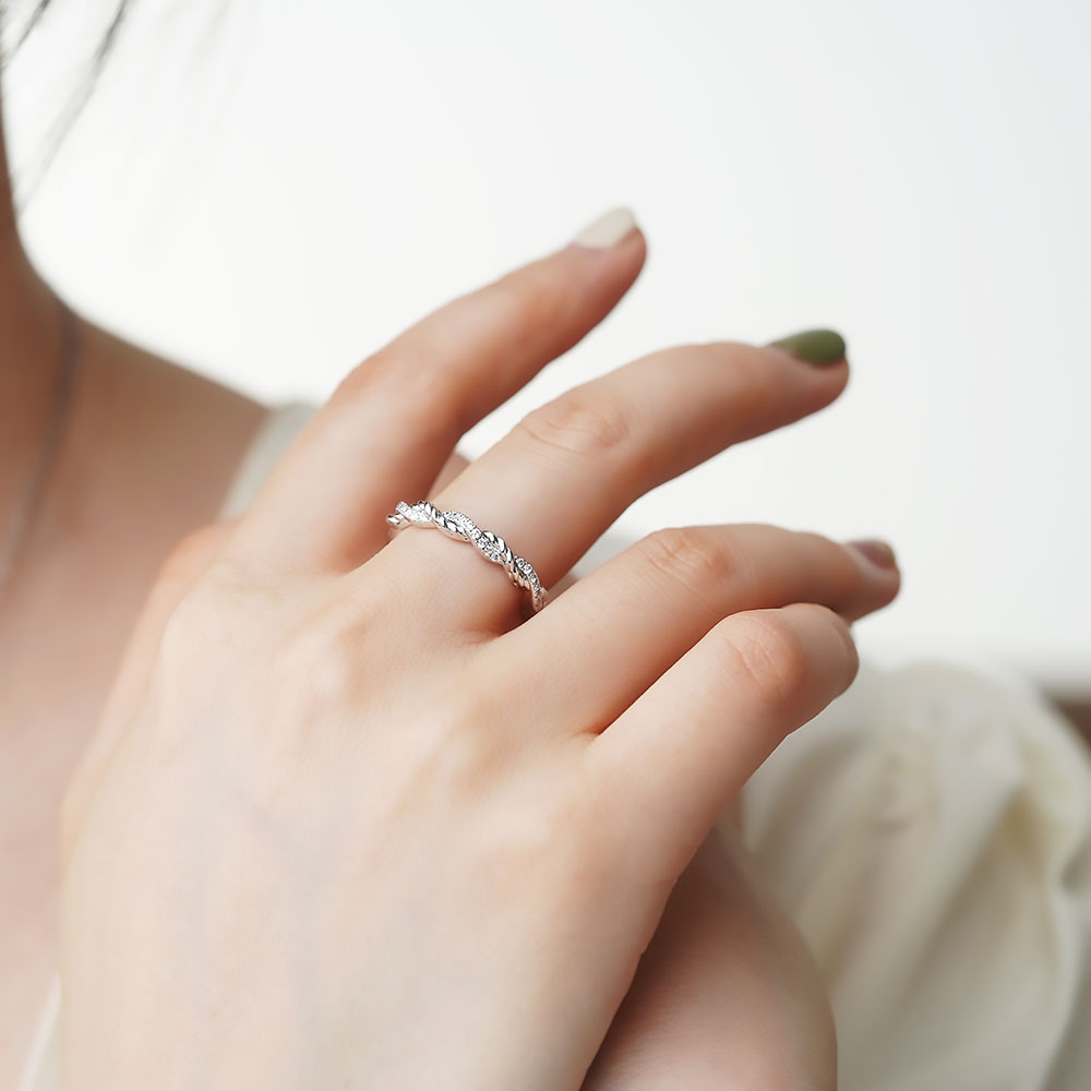 Twisted Infinity Band Ring image number 4
