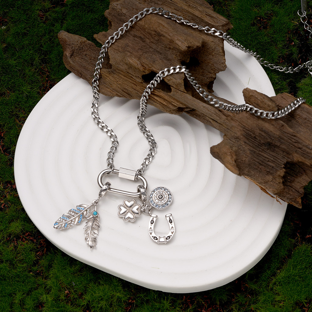 Oval Hoop Lock Chain Necklace image number 2