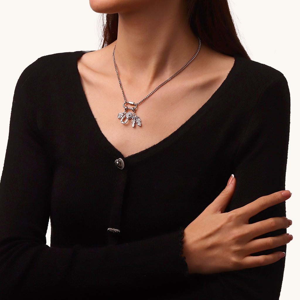 Oval Hoop Lock Chain Necklace image number 3