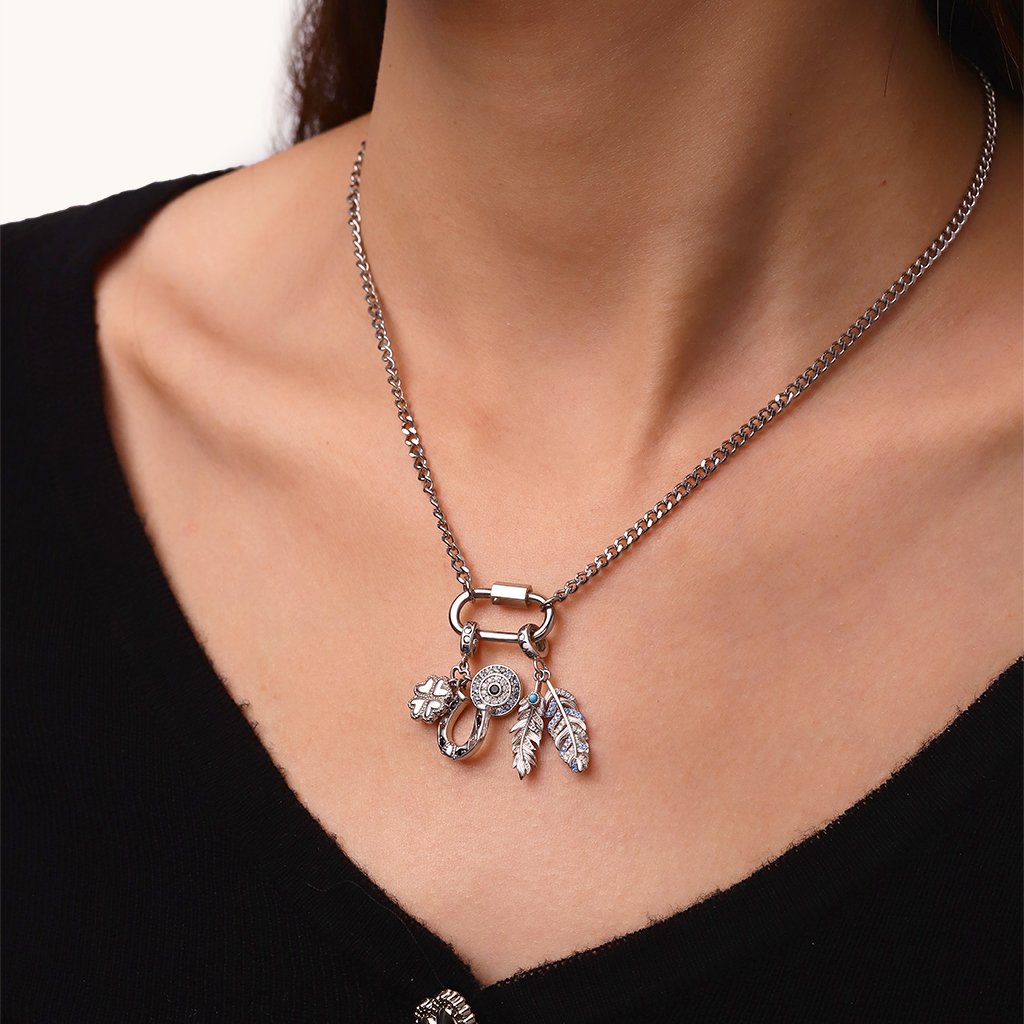 Oval Hoop Lock Chain Necklace image number 4