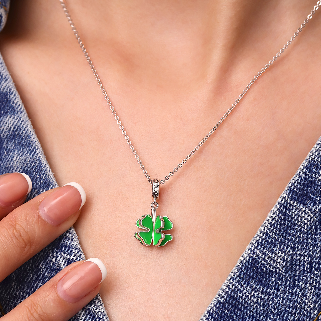 Four-leaf Clover Swaying Leafs Pendant image number 6