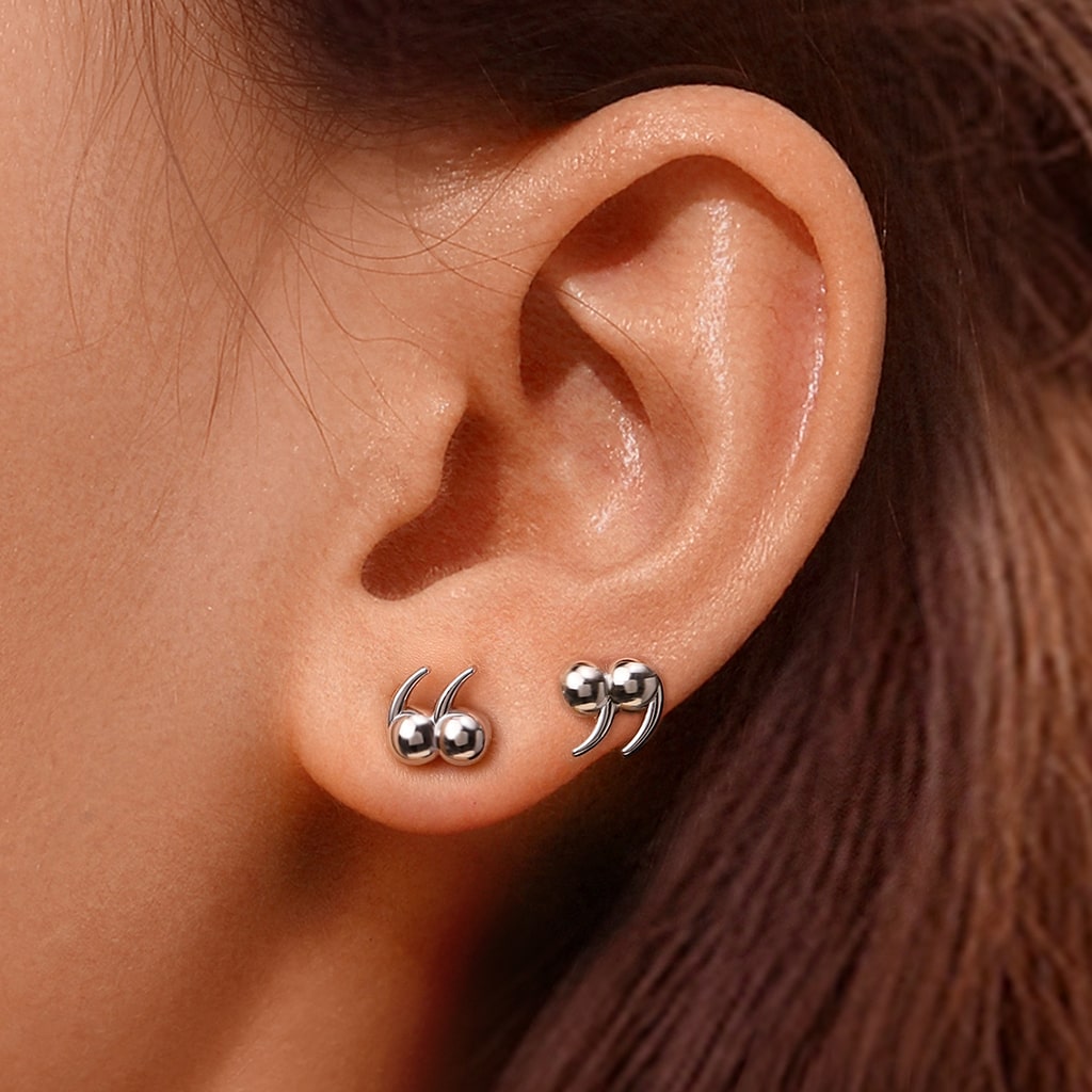 Quotation Mark Stud Earrings image number 4