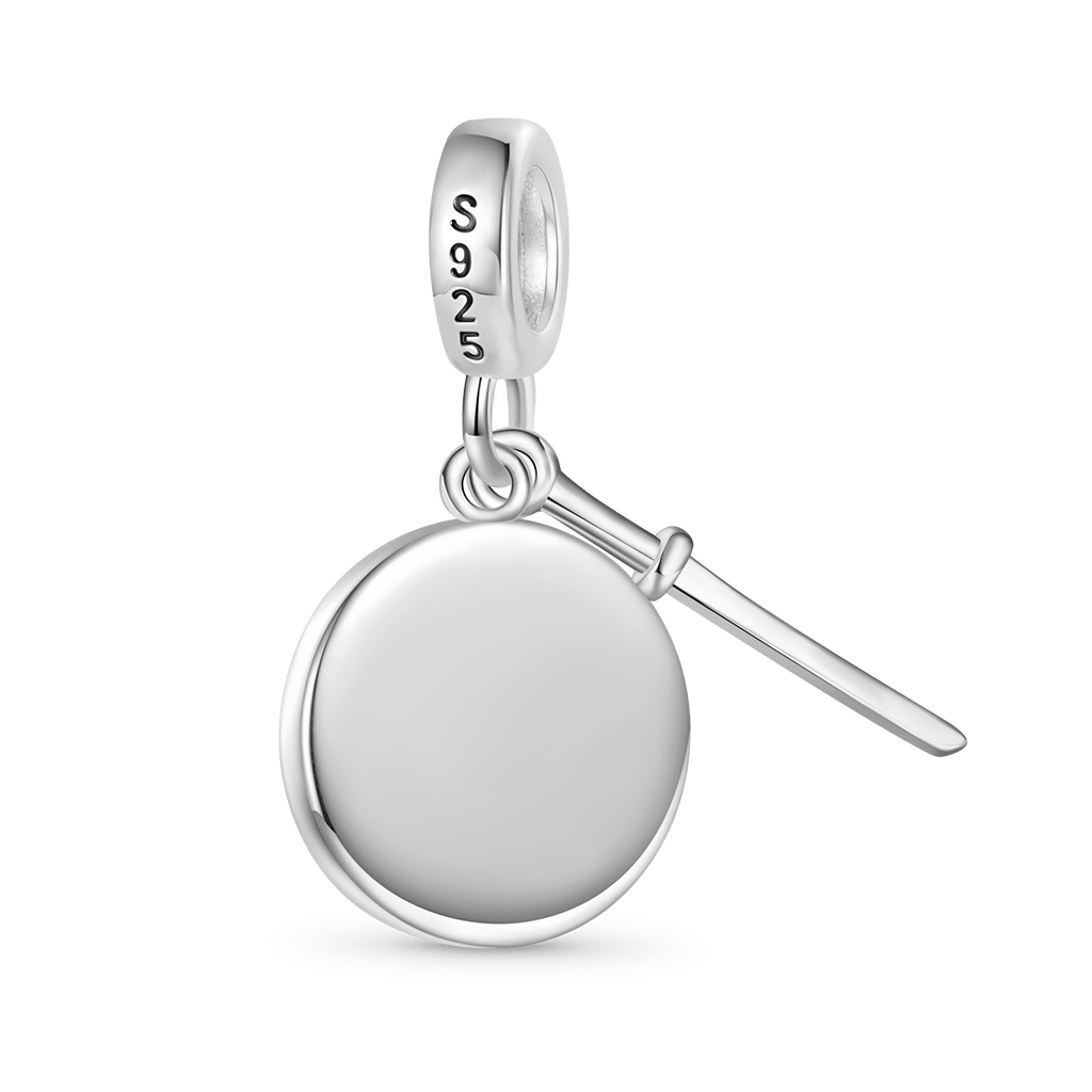 Michonne Hawthorne & Katana Pendant image number 1