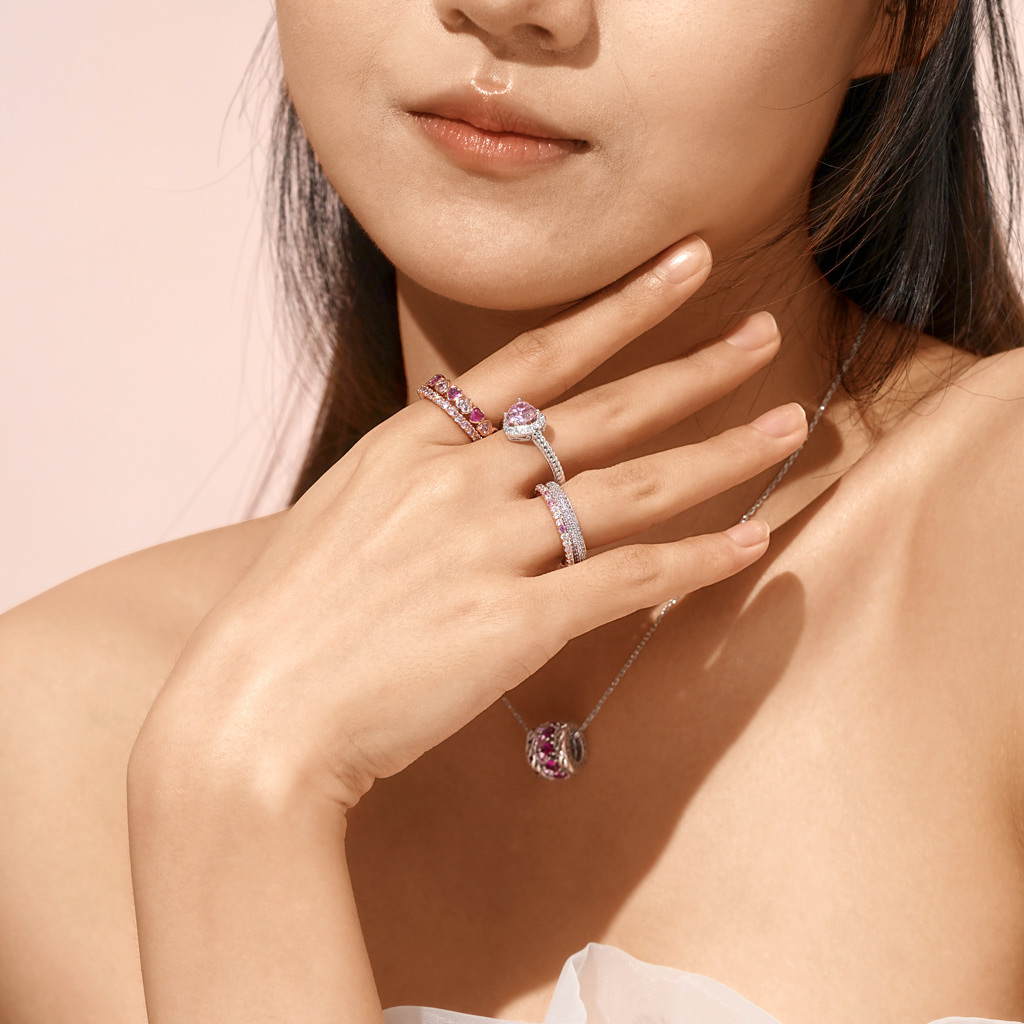 Amethyst Petit Signature Pavé Band image number 4