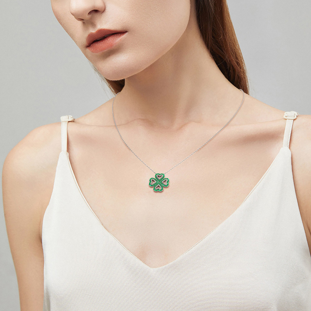 Lucky Four-leaf Clover Twisted Necklace image number 5