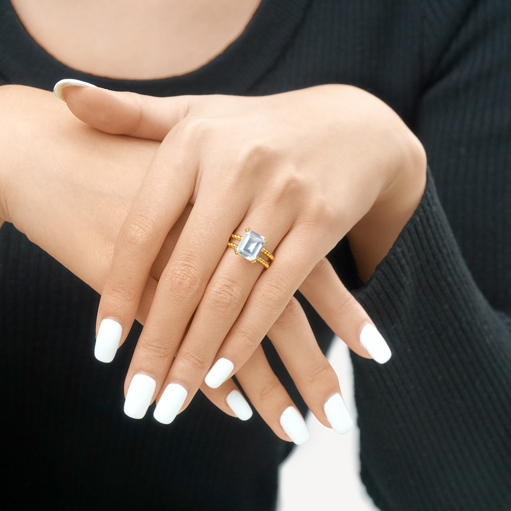 Radiant-cut Soliatire Split Shank Ring image number 5