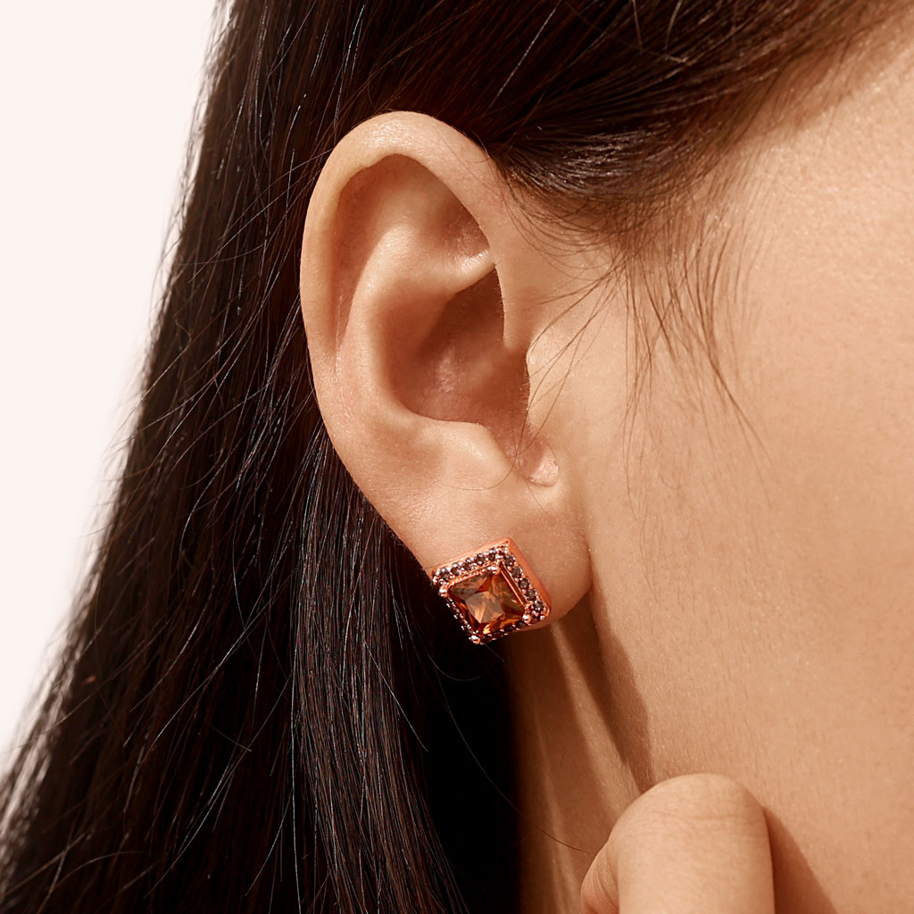 Sparkle Princess Cut Hola Stud Earrings image number 4