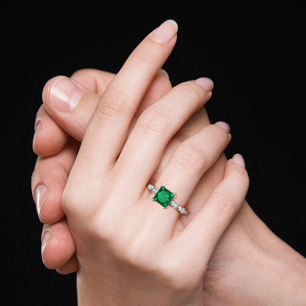 Vintage Princess Cut Emerald Ring image number 6