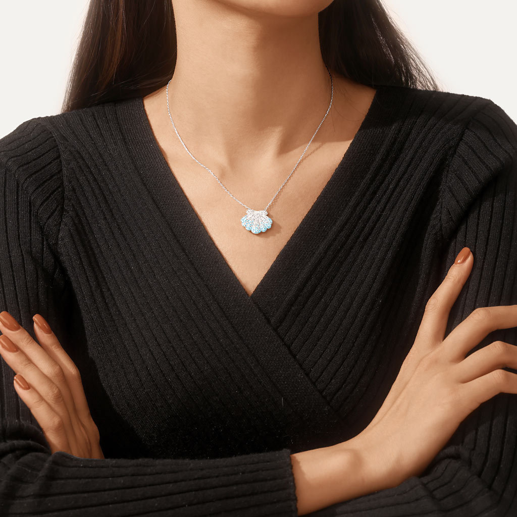 Shell Pendant Necklace image number 4