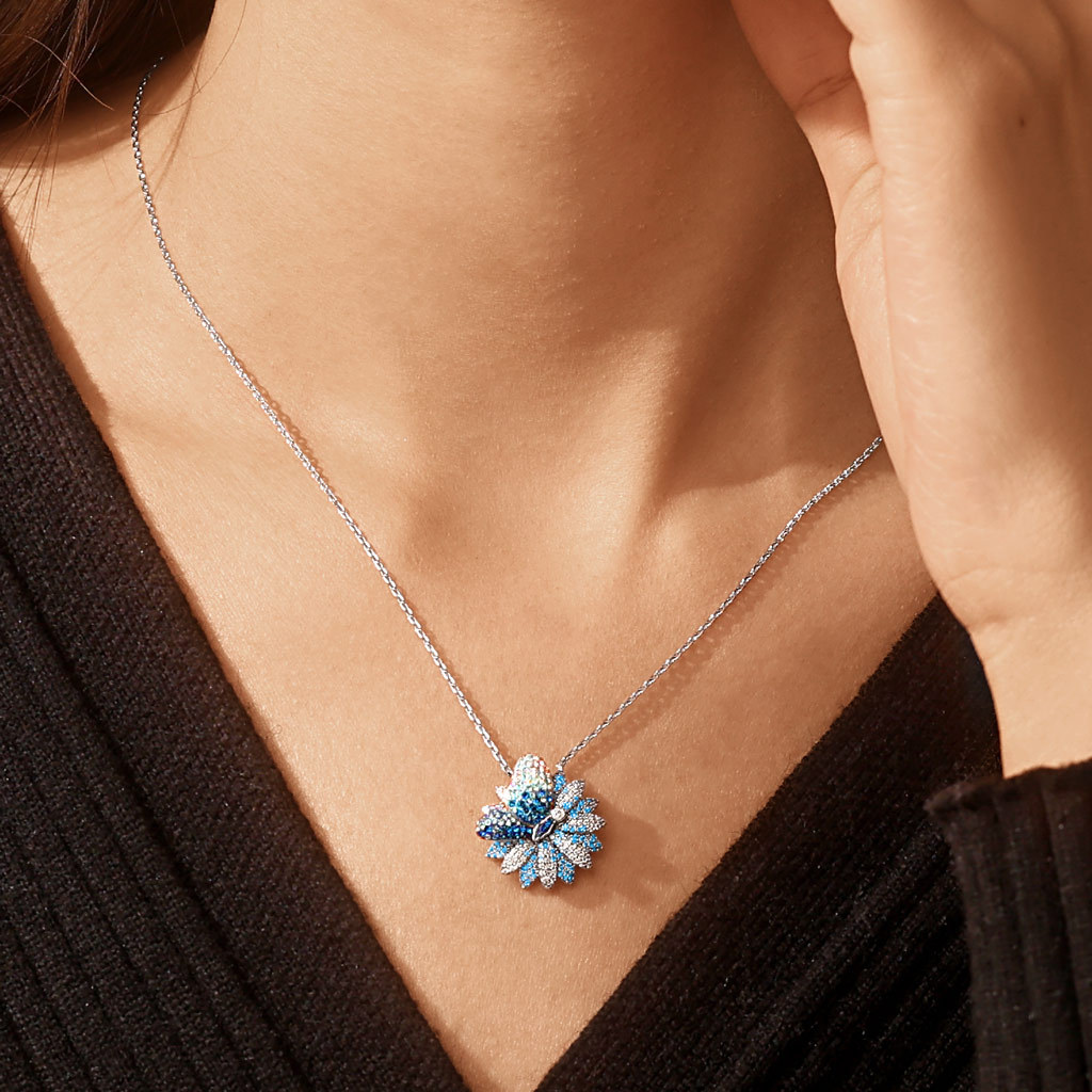 Butterfly Daisy Pendant Necklace image number 6