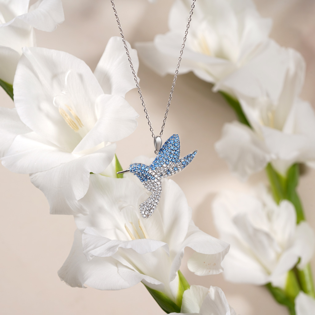 Hummingbird Pavé Pendant Necklace image number 4