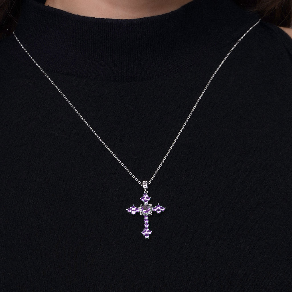 Elegant Vintage Cross Necklace image number 5