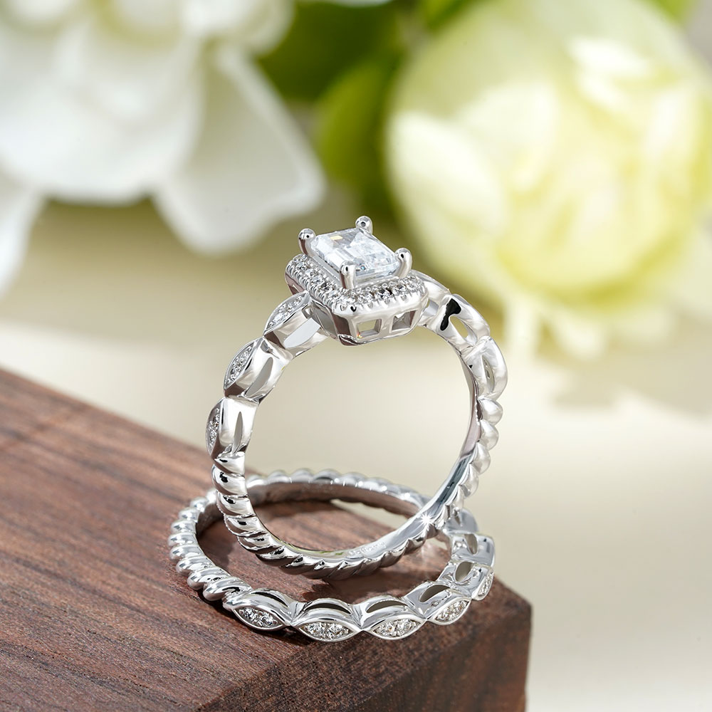 Vintage Emerald Cut Halo Ring Set image number 4