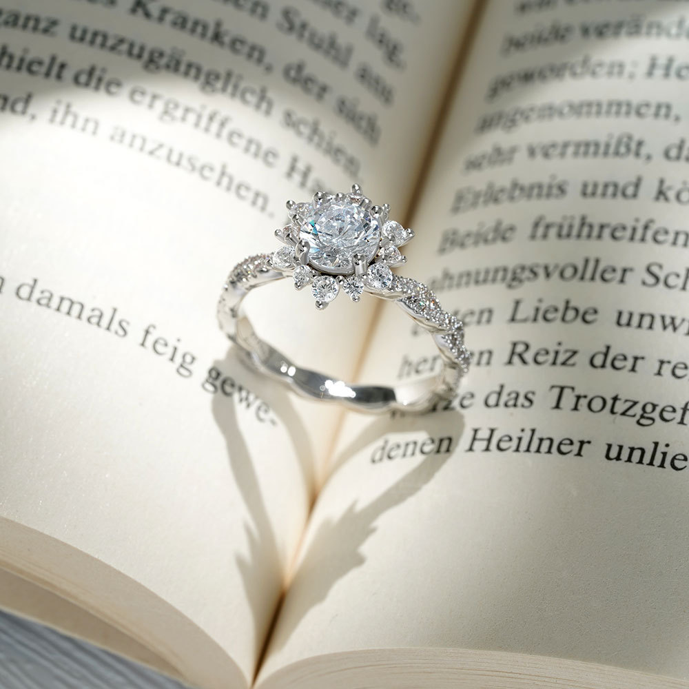 Round Cut Cluster Twisted Ring image number 4