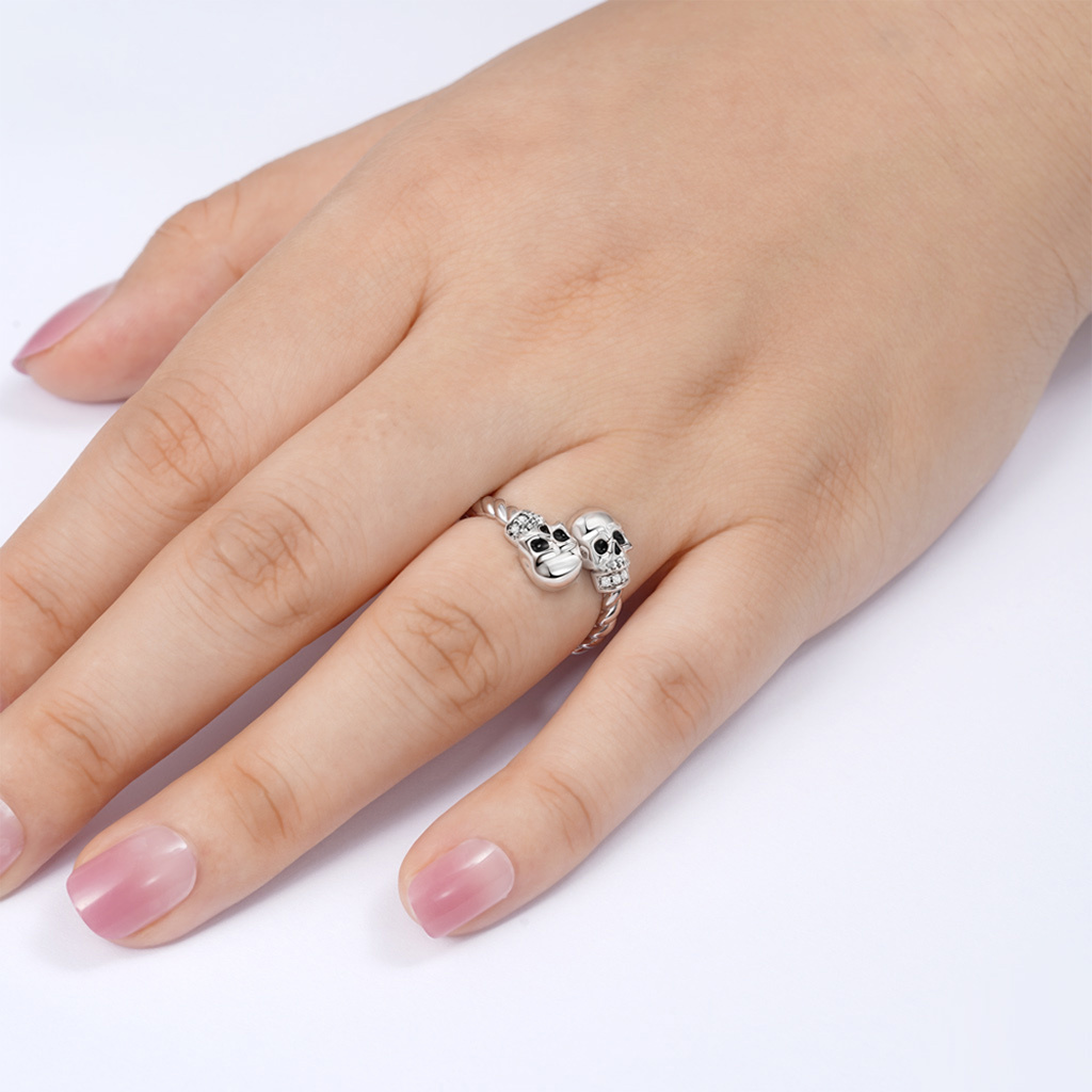 Adjustable Skulls Twisted Rope Ring image number 5