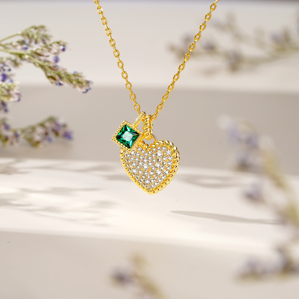 Emerald Princess Twisted Rope Necklace image number 3