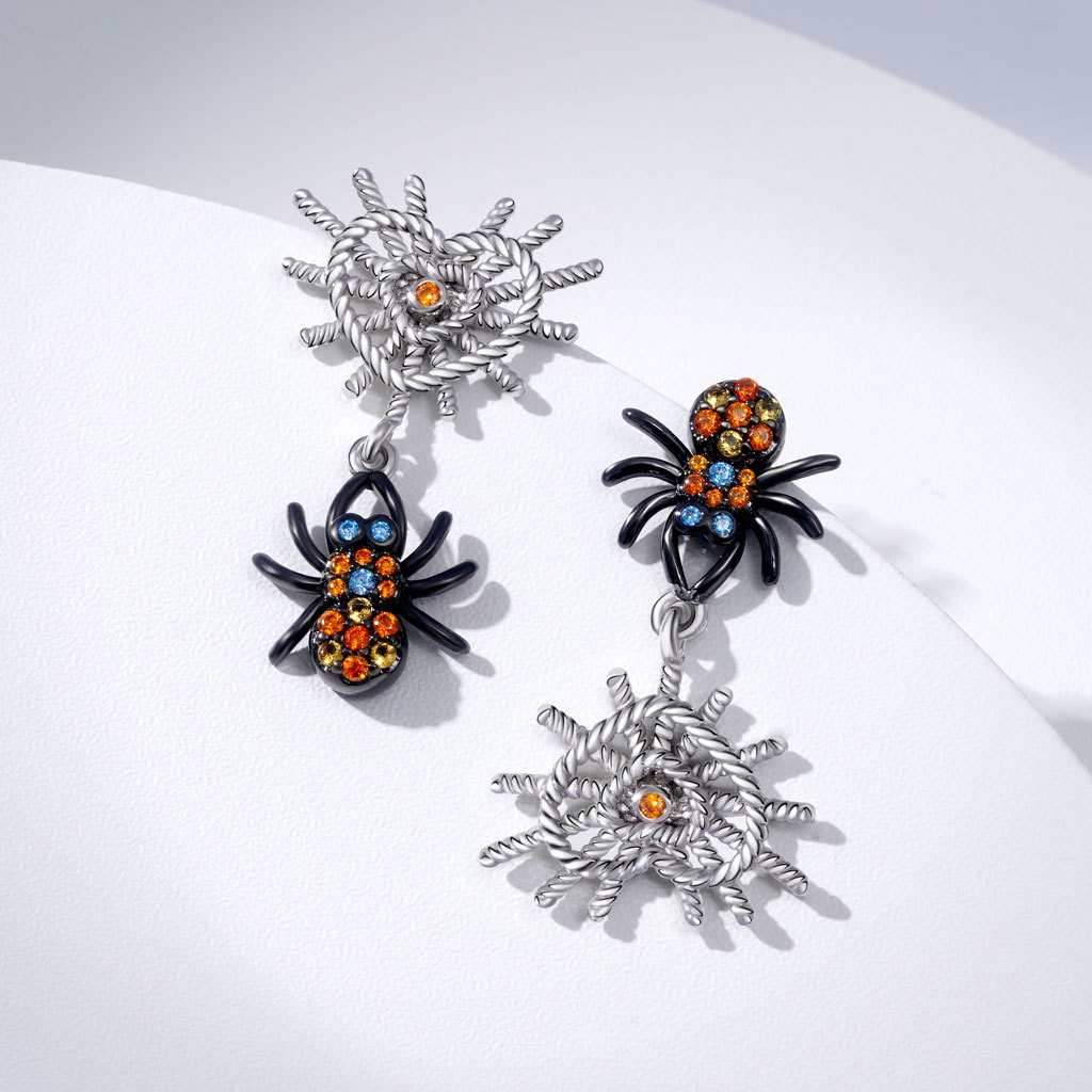 Spider & Heart Net Drop Earrings image number 1