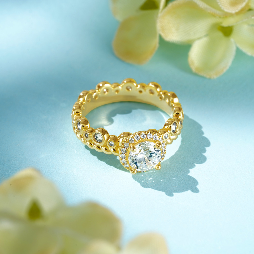 Round Cut Halo Crown Engagement Ring image number 4