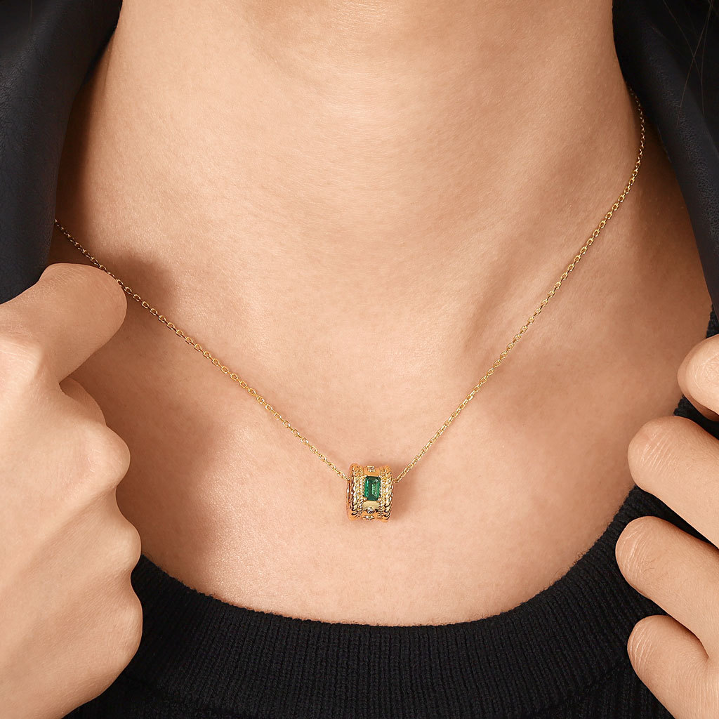 Radiant Cut Emerald Drum Necklace image number 4