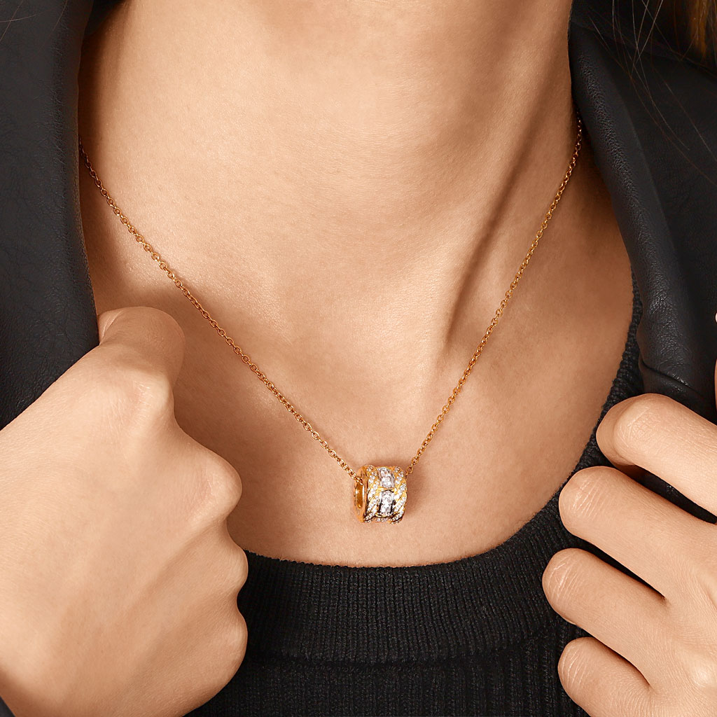 X-unknow Paved Twisted Drum Necklace image number 4