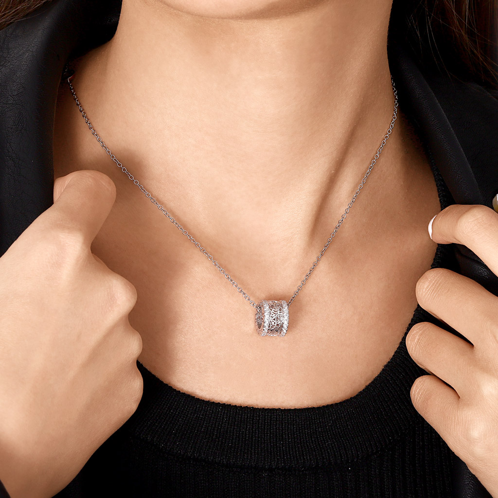 Rose Flower Drum Pendant Necklace image number 3