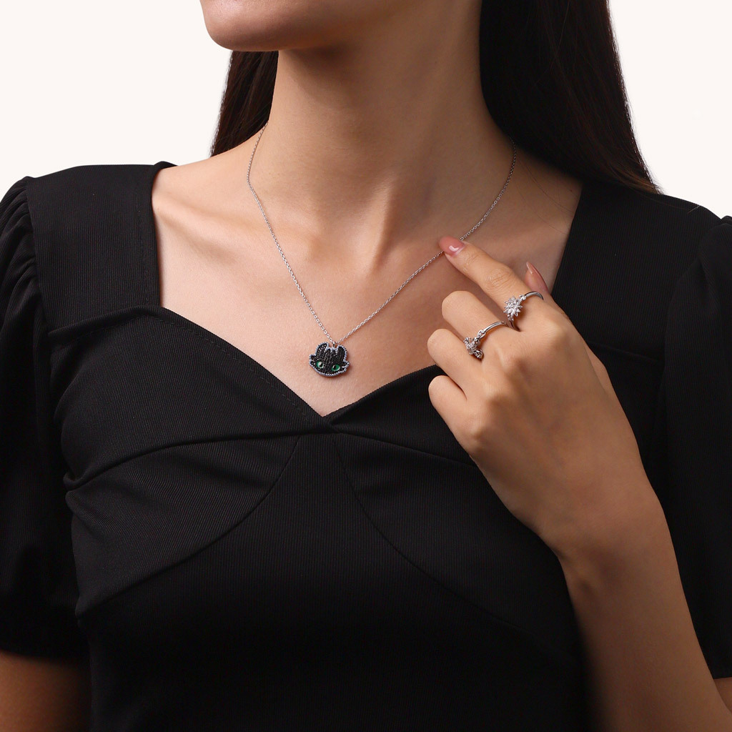 Smiling Toothless Necklace image number 4