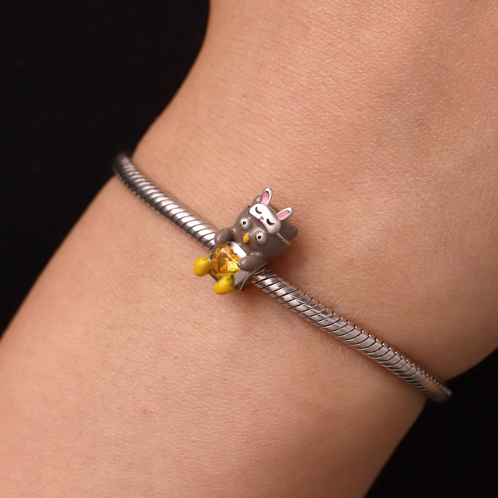 Owl Embraces Love Charm image number 6