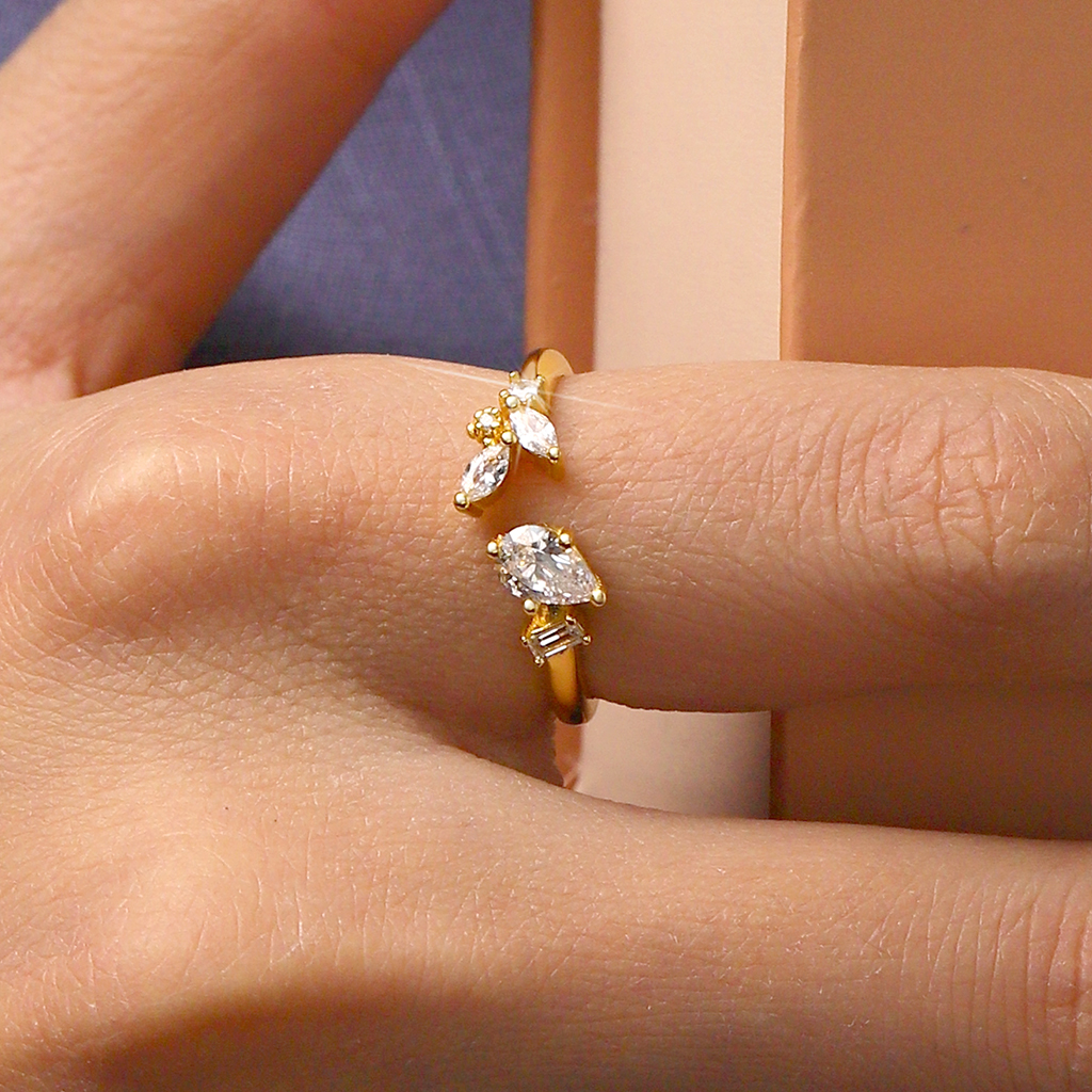 Irregular Marquise Diamond Ring image number 4