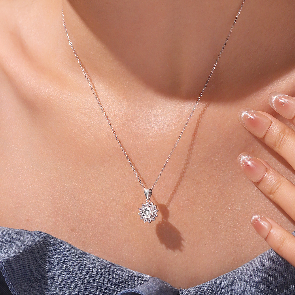 Timeless VVS Moissanite Sunflower Necklace image number 5